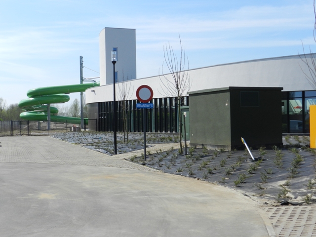 Vanhout – Nieuw zwembad te Beveren